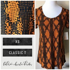 NWT Lularoe Classic T